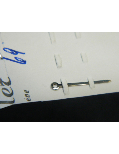 Universal Genève Calibre 69 - Aiguilles acier