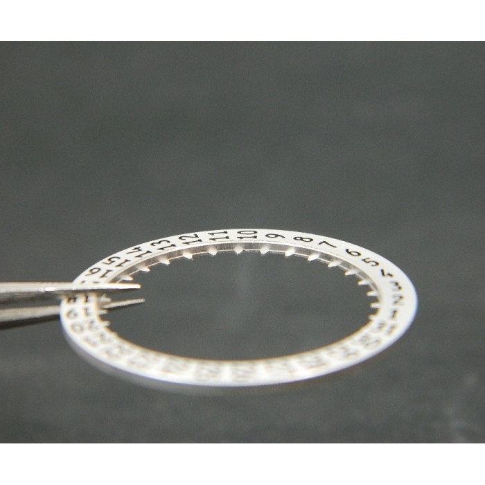 Universal Genève 72-2557/1 Disque quantième