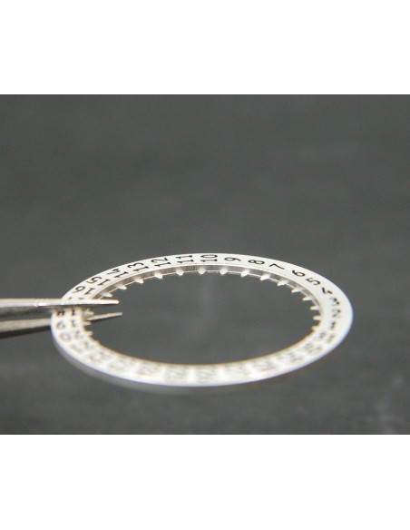 Universal Genève 72-2557/1 Disque quantième