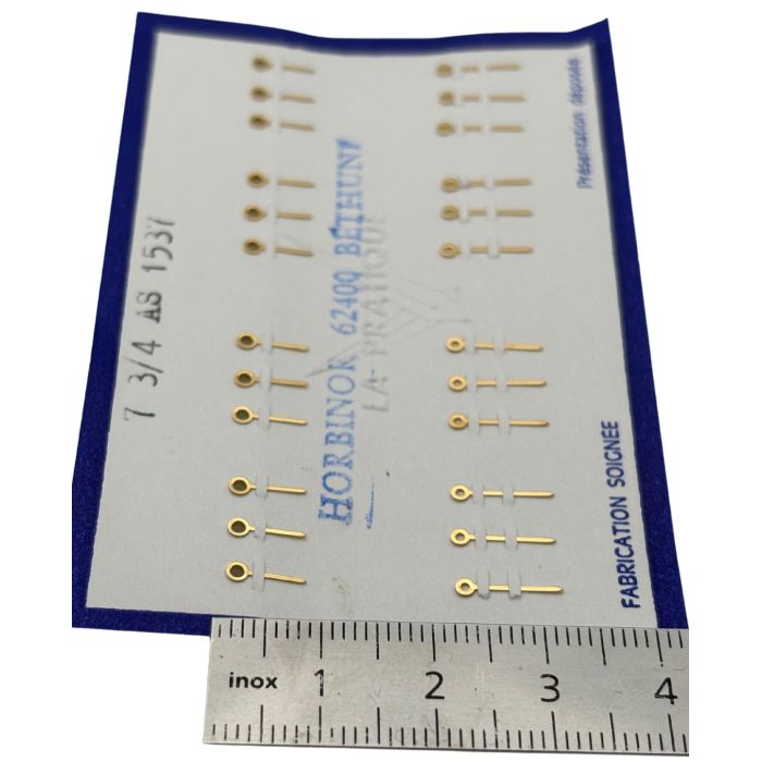 AS 1537 Aiguilles - Hands