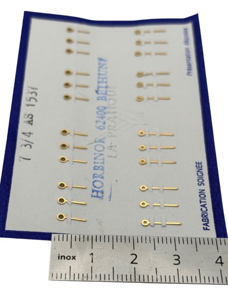 AS 1537 Aiguilles - Hands