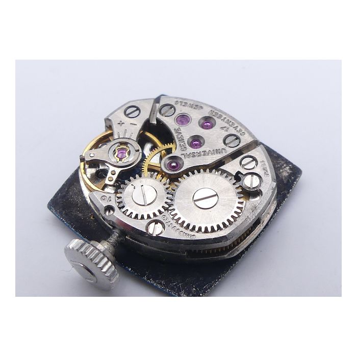 Universal Genève 01 mouvement