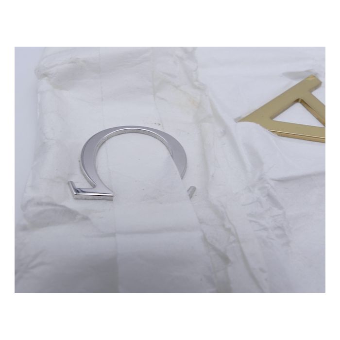 Omega lettres Logo - golden letters