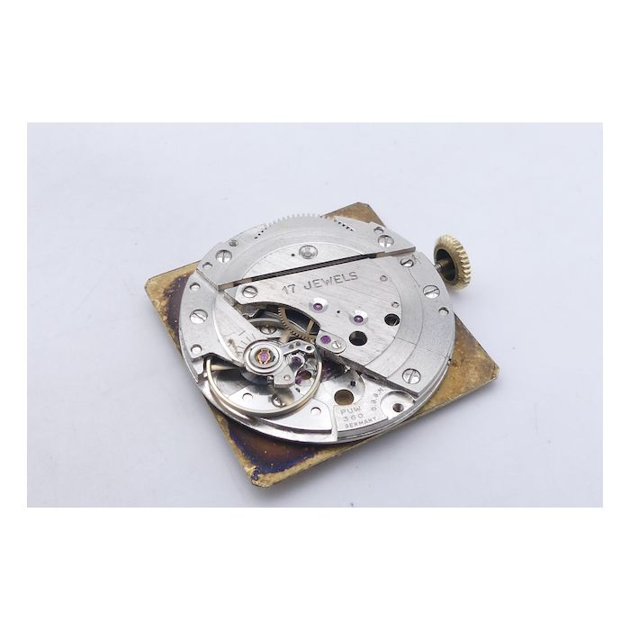 PUW 1261 Mouvement - Movement