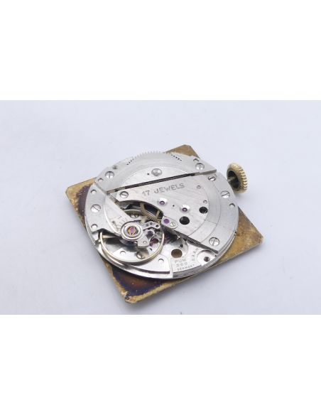 PUW 1261 Mouvement - Movement