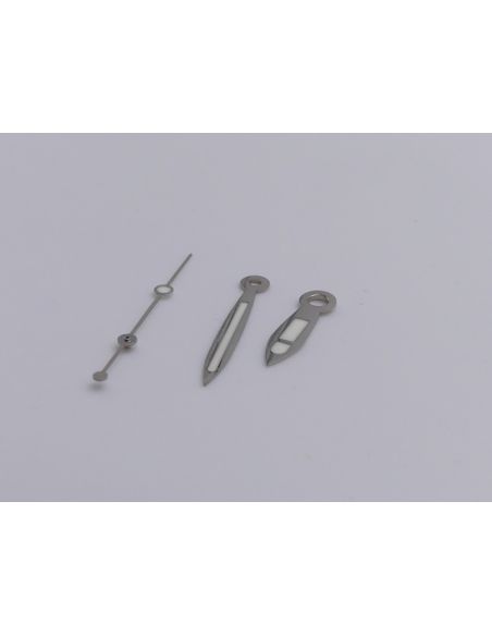 Oris Diver date 7533 Aiguilles - Hands