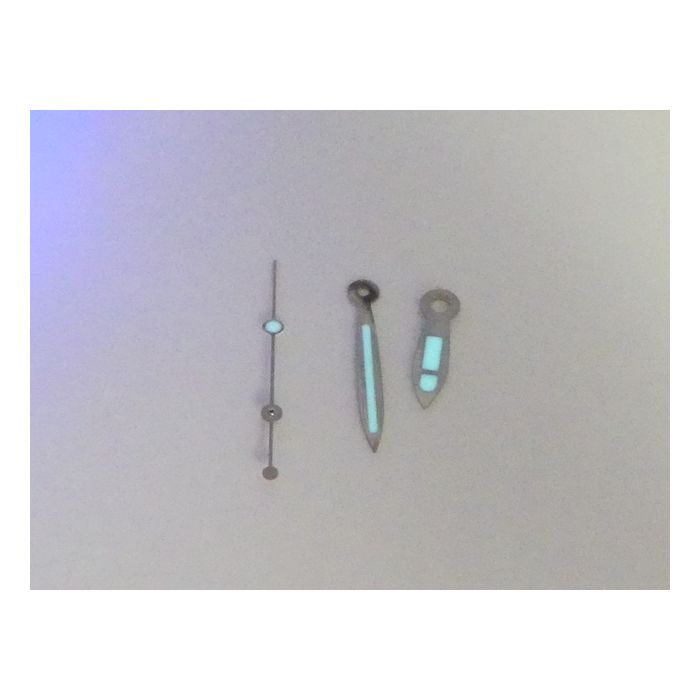 Oris Diver date 7533 Aiguilles - Hands