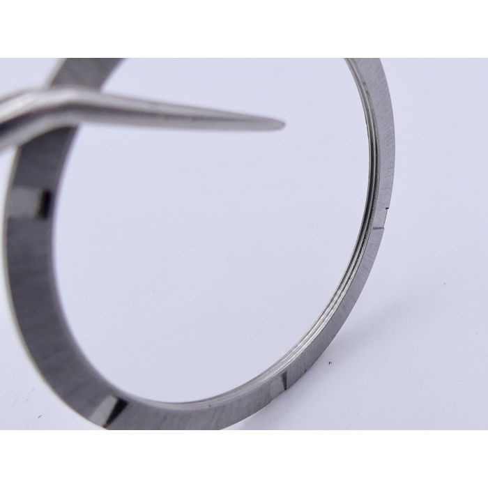 Omega Dynamic écrou serrage