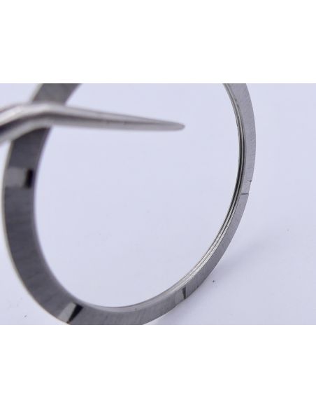 Omega Dynamic écrou serrage