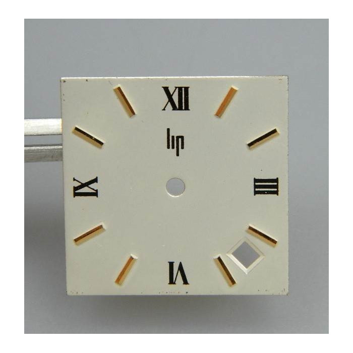 lip cadran carré chiffres romains