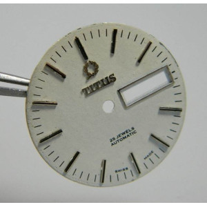 Titus jour/date cadran