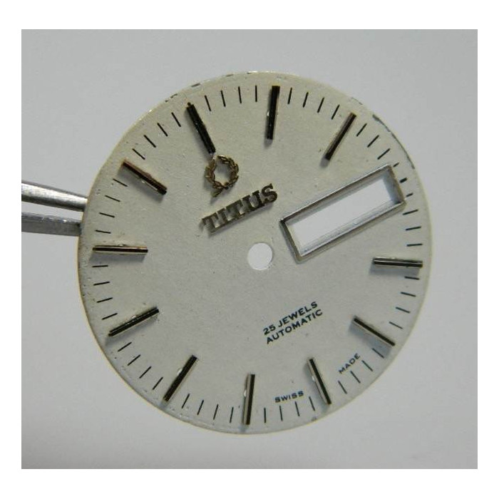 Titus jour/date cadran