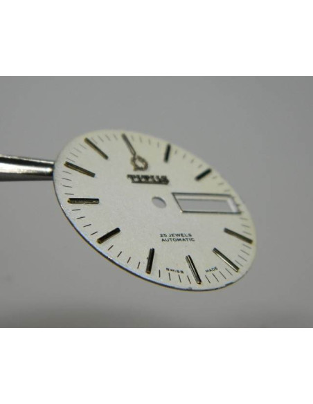 Titus jour/date cadran