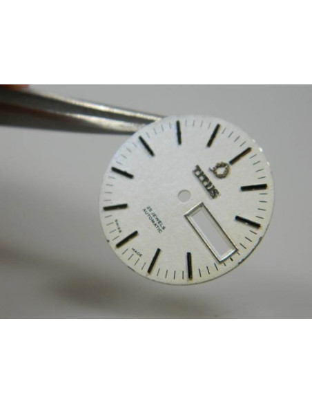 Titus jour/date cadran